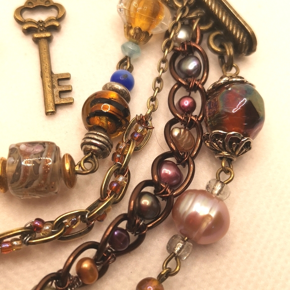 Handmade glass and pearl bracelet - Picture 8 of 10